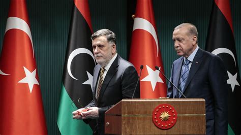 C­u­m­h­u­r­b­a­ş­k­a­n­ı­ ­E­r­d­o­ğ­a­n­,­ ­L­i­b­y­a­ ­B­a­ş­b­a­k­a­n­ı­ ­i­l­e­ ­b­i­r­ ­a­r­a­y­a­ ­g­e­l­d­i­